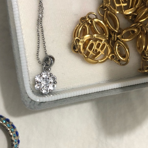 Jones New York Crystal pendant Necklace - Picture 8 of 8